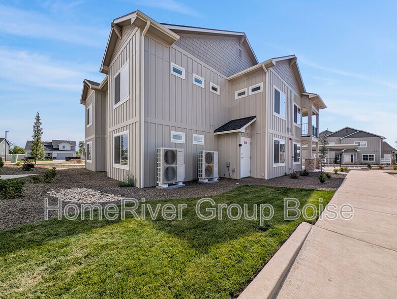 Building Photo - 857 E Travel Ln