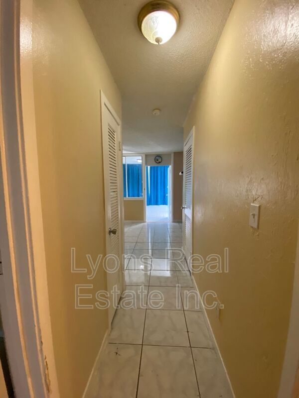 Building Photo - 17377 Dowling Dr