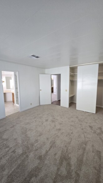 Building Photo - 2525 Flosden Rd