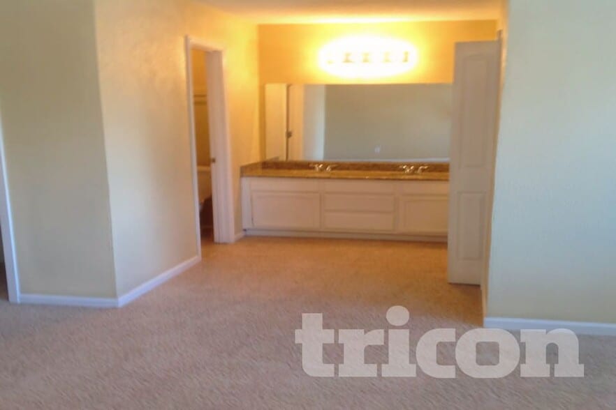 Building Photo - 5513 Galaxie Rd