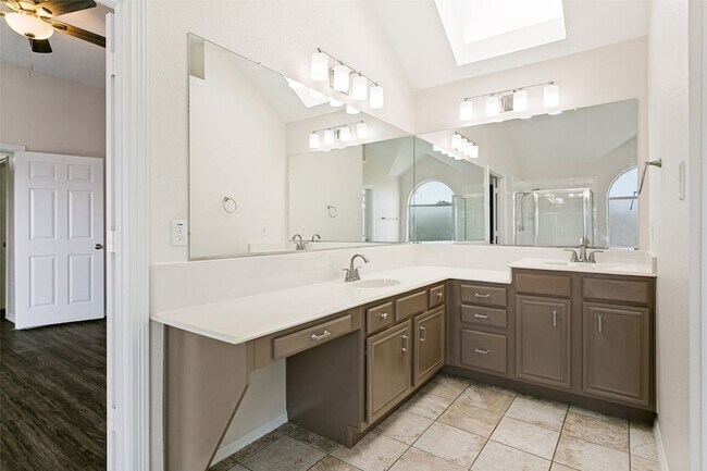 Building Photo - 4149 Creekmeadow Dr