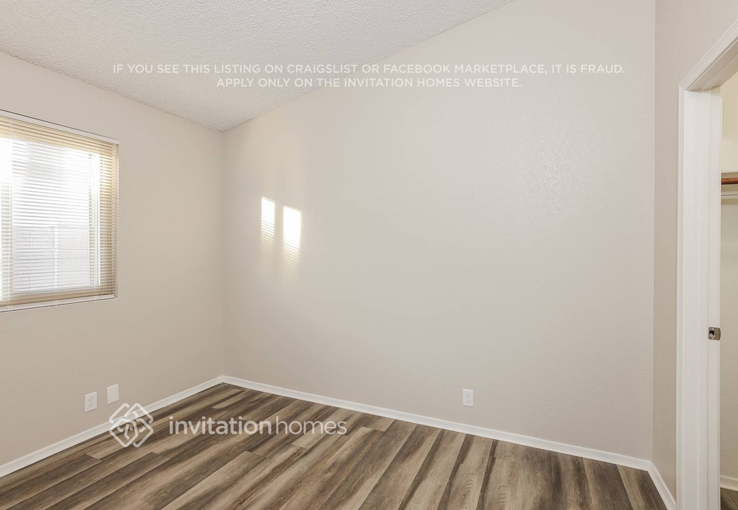 Building Photo - 15306 N 85th Dr