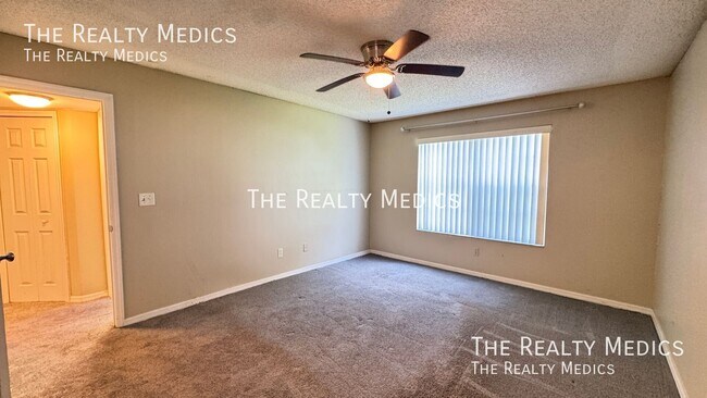 Building Photo - 2727 N Poinciana Blvd