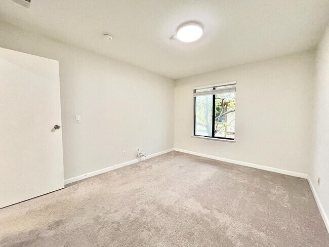 Building Photo - 6292 Joaquin Murieta Ave