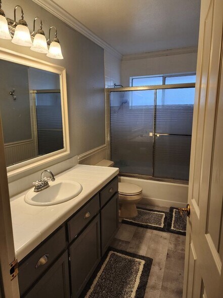 Building Photo - 848 Granada Ln