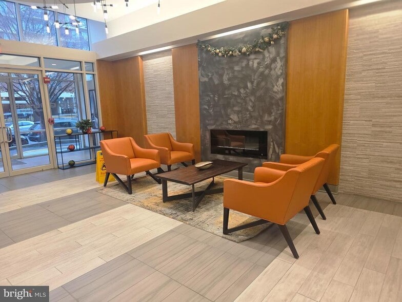 Building Photo - 350 G St SW