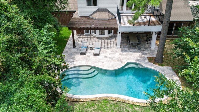 Primary Photo - 113 N Floral Leaf Cir