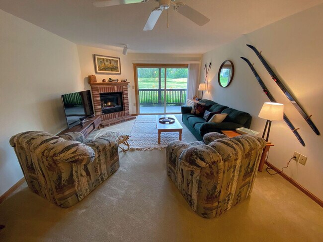 Primary Photo - 51 Stickney Cir