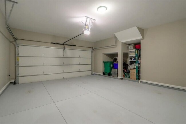 Building Photo - 1317 Dover Cir NE