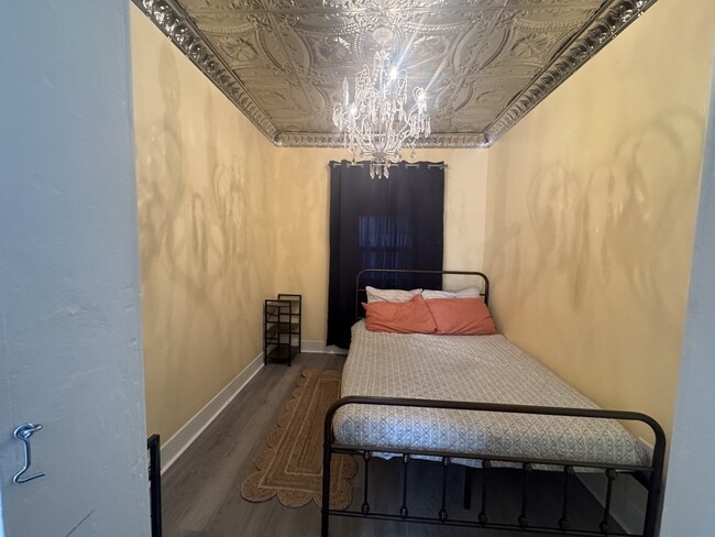 Building Photo - 634 4th Ave N