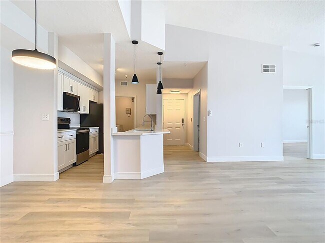 Building Photo - 5560 Metrowest Blvd
