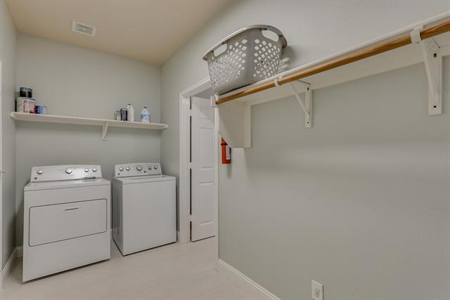 Building Photo - 1414 Park Palisades Dr