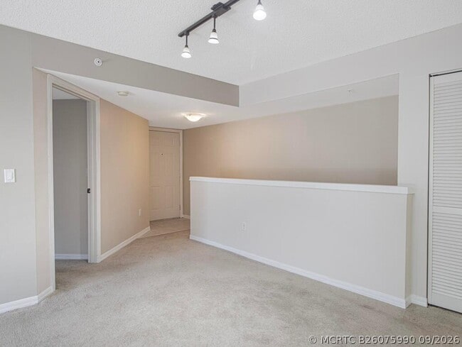 Building Photo - 500 Crestwood Ct N