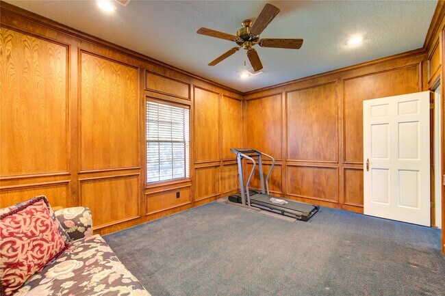 Building Photo - 2510 Potomac Dr