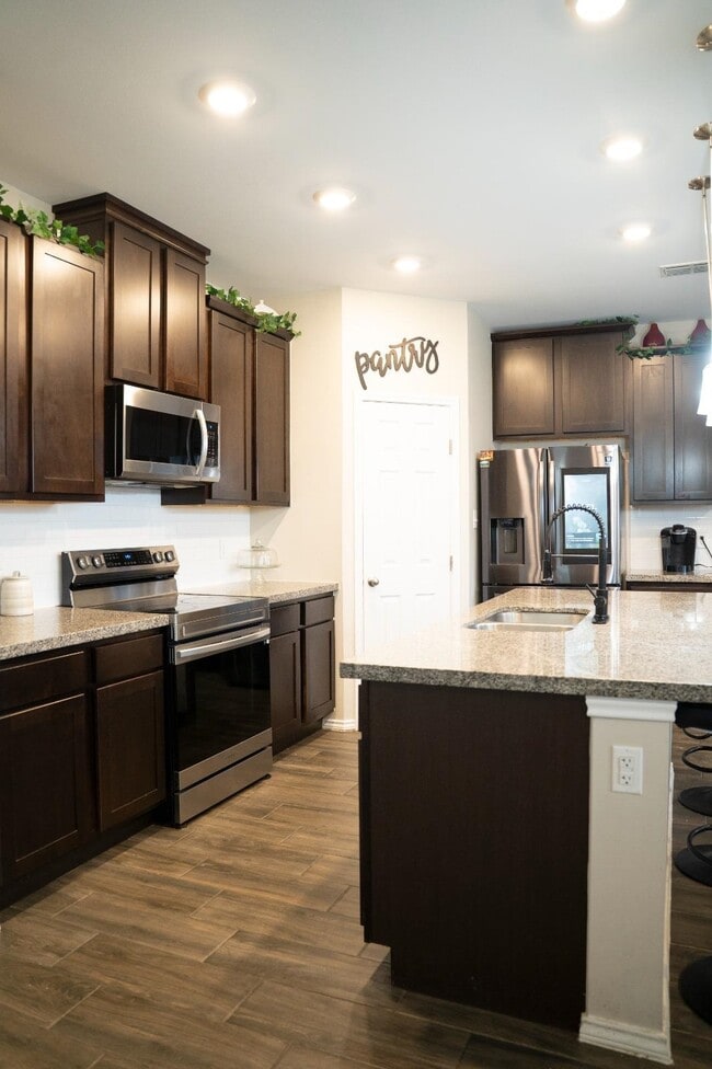 Building Photo - 4207 Lorisa Dr
