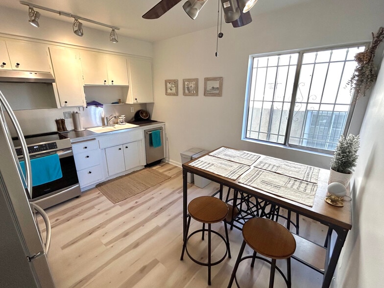 Building Photo - 800 N Eucalyptus Ave