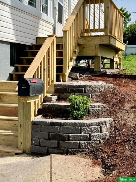 Building Photo - 6519 Parker St