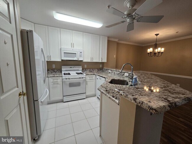 Building Photo - 18715 Sparkling Water Dr