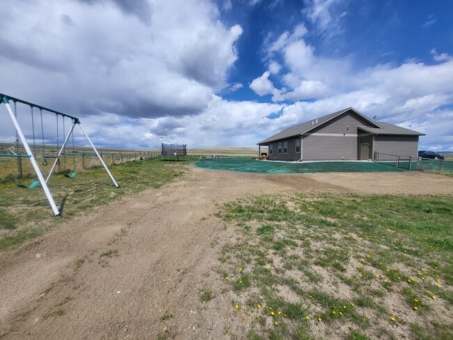 Building Photo - 4 Oregon Trail
