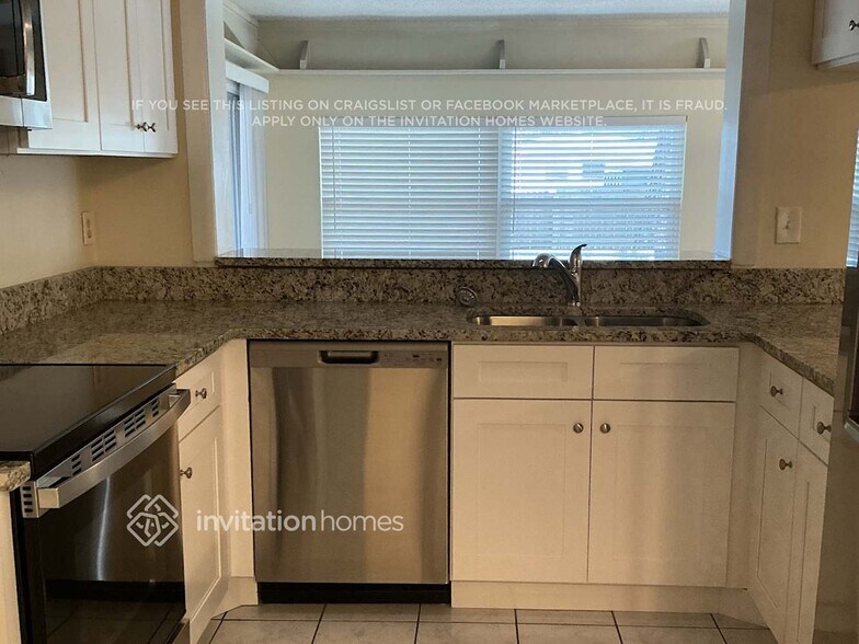 Building Photo - 2625 Orangewood Ct