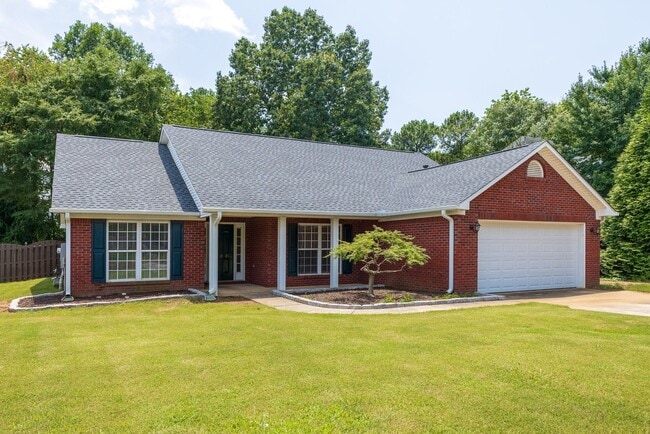 Building Photo - 127 Knotting Pl