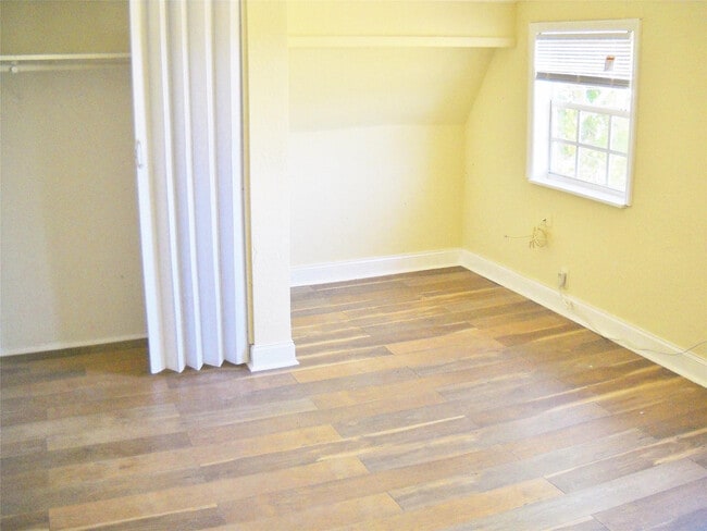 Building Photo - 1521 N 59th Terrace