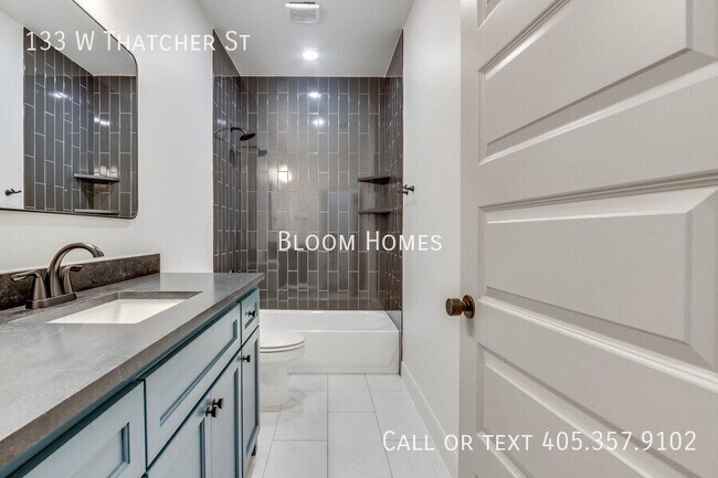 Building Photo - 133 W Thatcher St