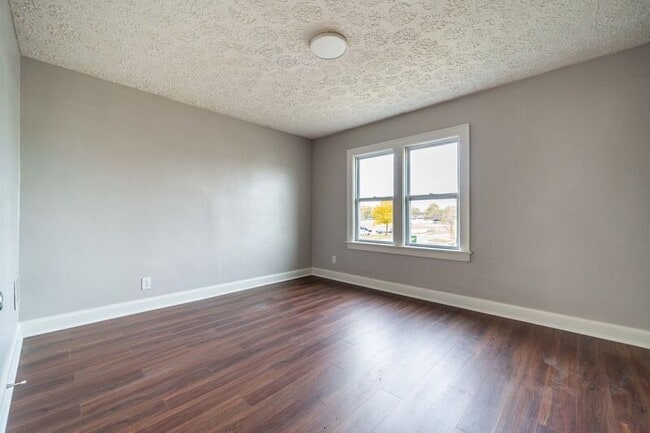 Building Photo - 2825 Sullivant Ave