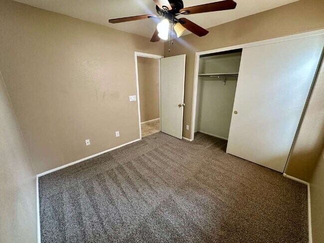 Building Photo - 41841 W Sunland Dr