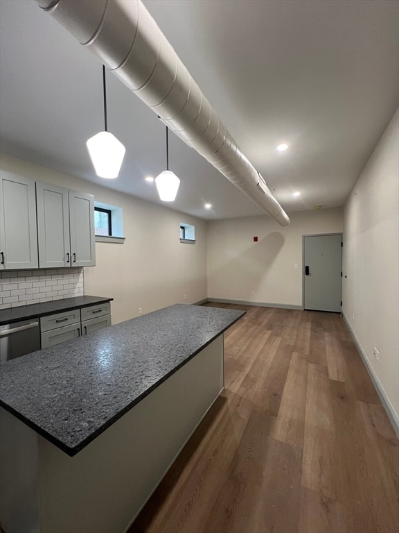 Building Photo - 160 Seabury St