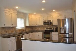 Building Photo - 45430 Nottingham Dr