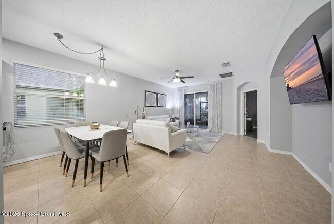 Building Photo - 2039 Tullagee Ave