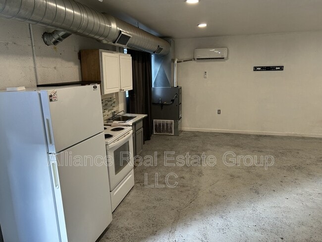 Building Photo - 2110 S Sherman St