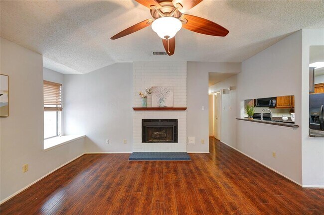 Primary Photo - 2711 Grants Lake Blvd