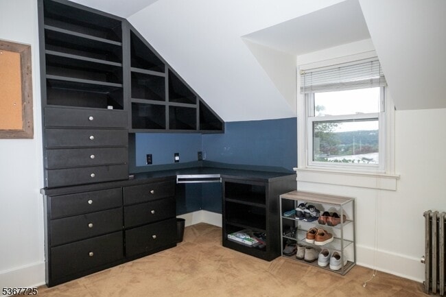 Building Photo - 15 Blakely Ave