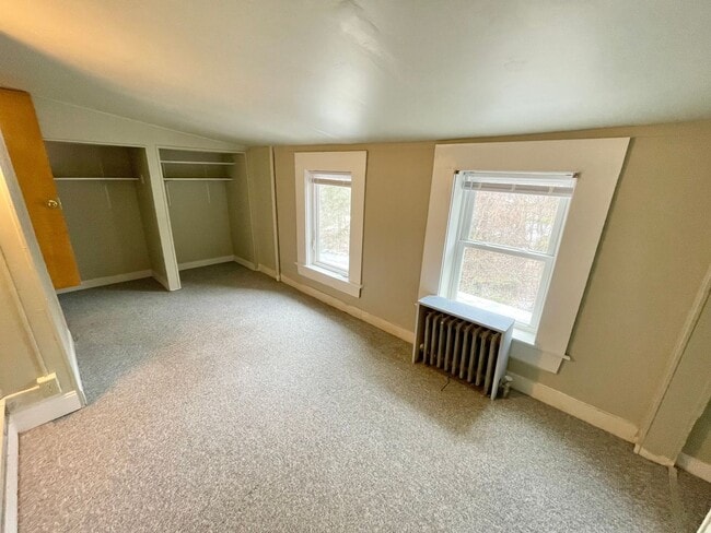 Building Photo - 20 Latham Ct