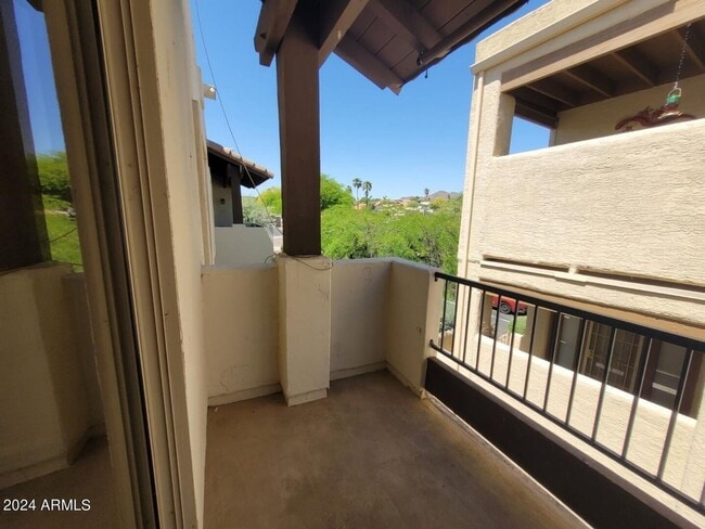 Building Photo - Quiet 2 bedroom condo in Fountain Hills!