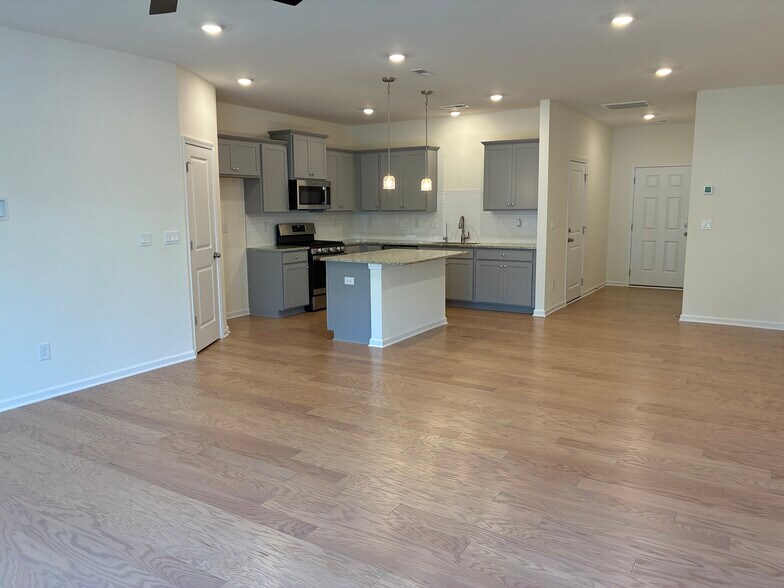 Building Photo - 275 Harpers Run Ln
