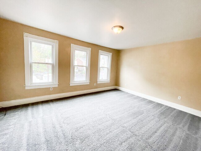 Building Photo - 2641 S 18th St