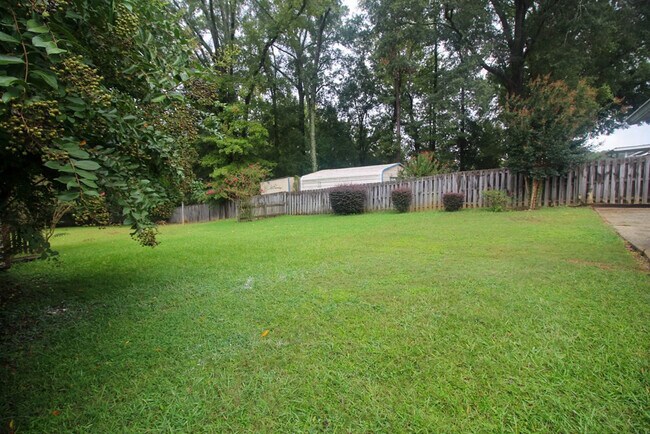 Building Photo - 525 Cashel Rd