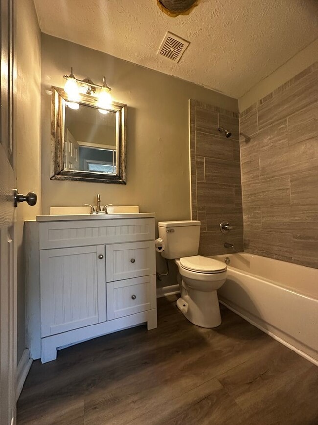 Building Photo - 6337 Paddington Ct