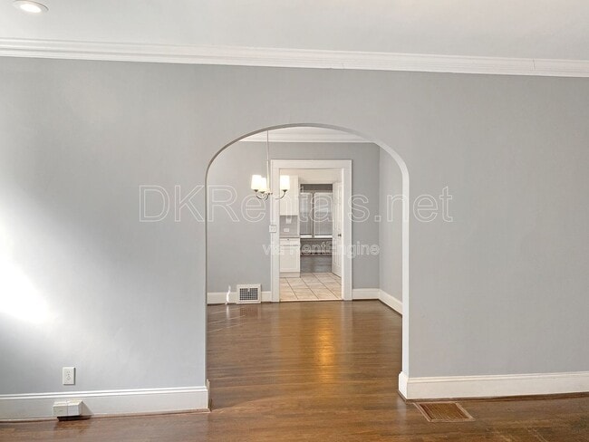 Building Photo - 1739 Sylvan Rd SW