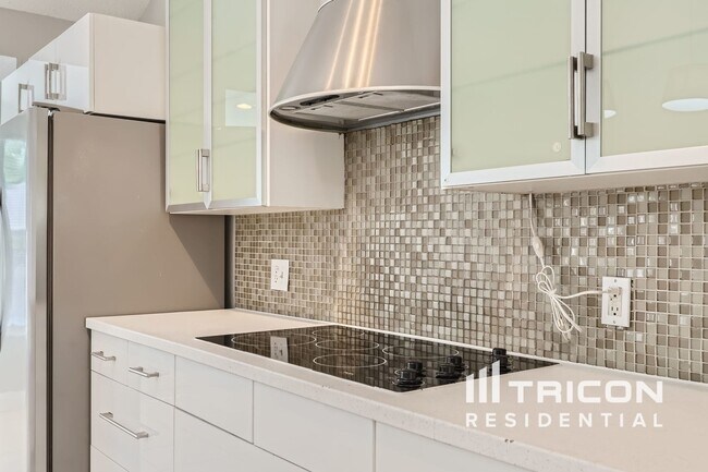 Building Photo - 330 Tinder Pl