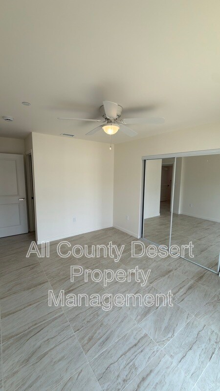 Building Photo - 517 S Mountain View Dr