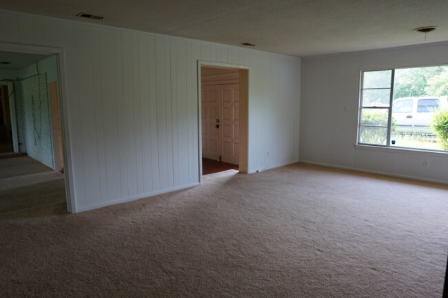 Building Photo - 14379 Duckworth Rd