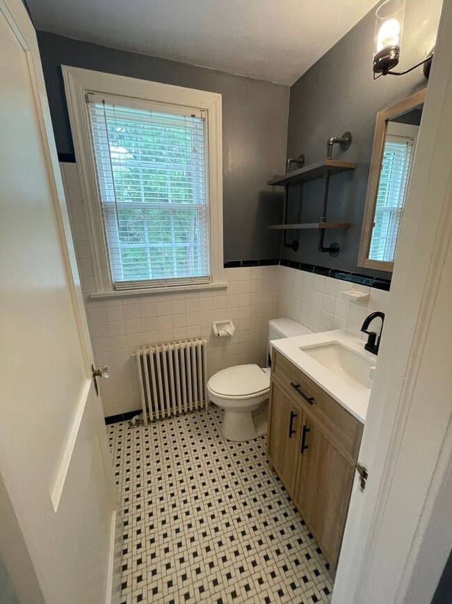 Building Photo - Charming Brick Cape in Colonial Place