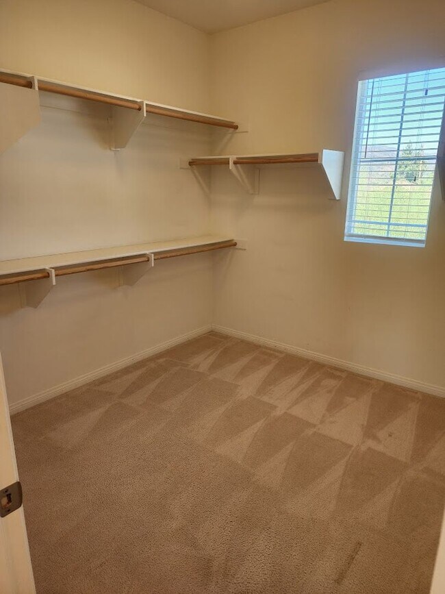 Building Photo - 36300 Golden Poppy Ln