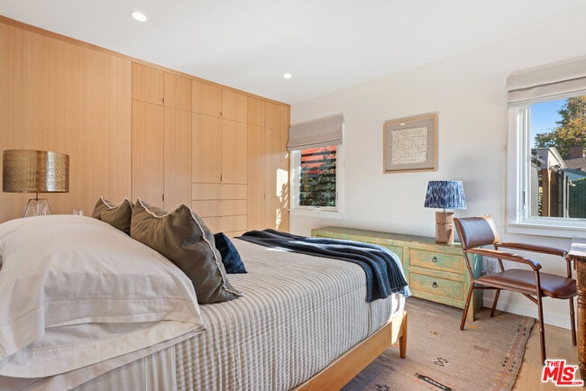 Building Photo - 11314 Homedale St