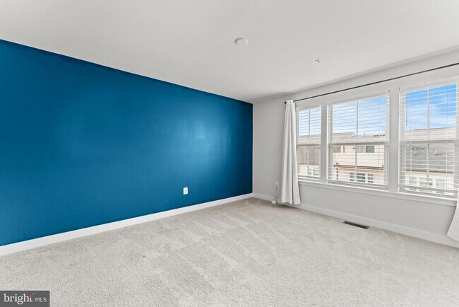 Building Photo - 224 S Newkirk St