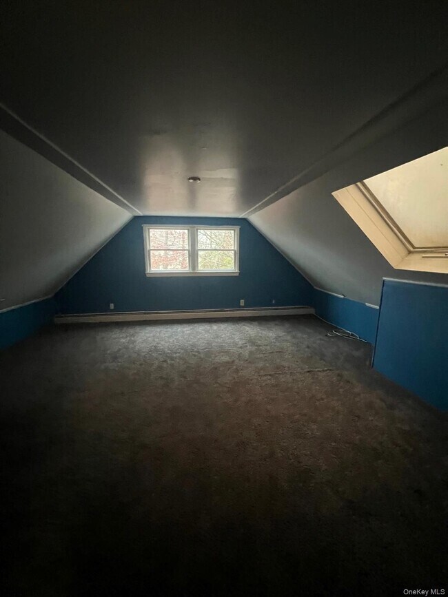 Building Photo - 7 Wicket St